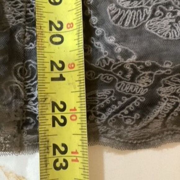Soft Surroundings Mesh Embroidered Lace Overlay Scalloped Skirt Sz S Petite Fair - Picture 4 of 7